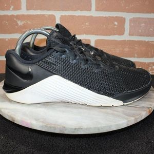 Nike Womens Metcon 5 Shoes Size 8.5 Athletic Trainer Running Sneakers Black.